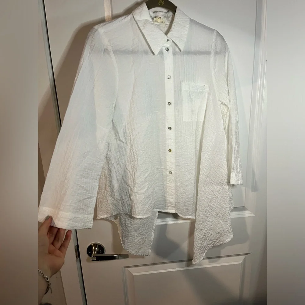 Pink Ripple White Flowy Real Shell Button Down Collared Blouse Size Small - Picture 2 of 14